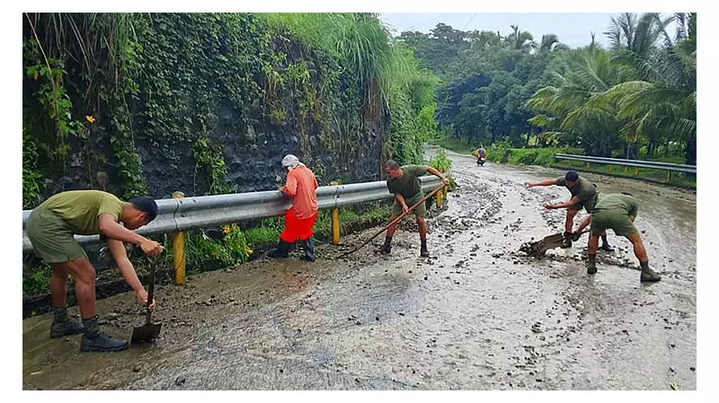 61st Infantry Battalion Leads Swift Disaster Response in Iloilo and Antique Amid Severe Flooding