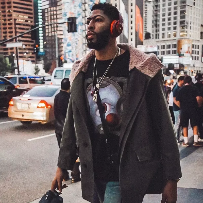 Anthony Davis Reacts to Mavericks GM Nico Harrison's Firing