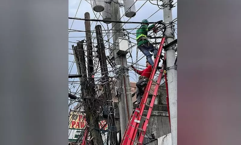 Bacolod Council Demands Telcos Clean Up Spaghetti Wires