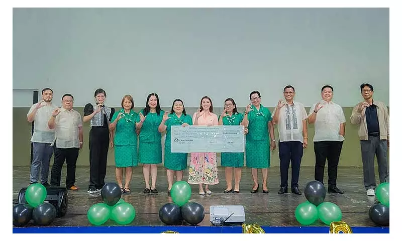 Davao del Sur Distributes ₱1.3M+ in Aid to Barangays, Organizations