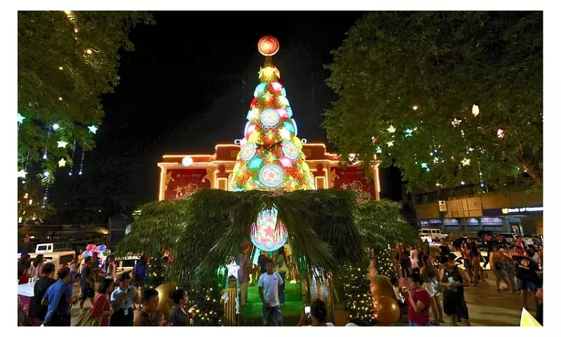 Davao Lights 30-Foot Christmas Tree, Kicks Off Pasko Fiesta 2025