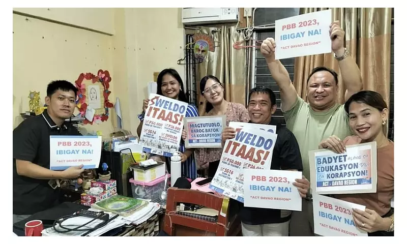 Davao Teachers Stage Photo Protest Over Delayed 2023 Performance Bonus