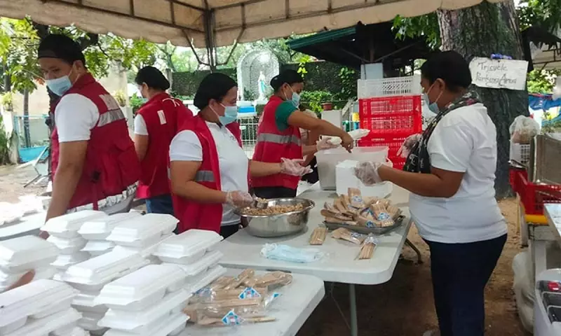 DSWD Serves Hot Meals to 464 Typhoon Tino Evacuees in Cebu