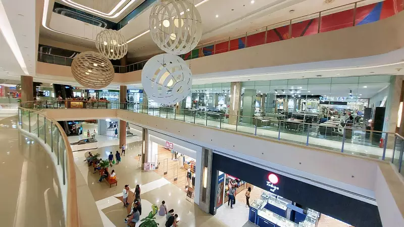 Iloilo's Biggest Mall Run Attracts Over 1,000 Runners for Festive Celebration