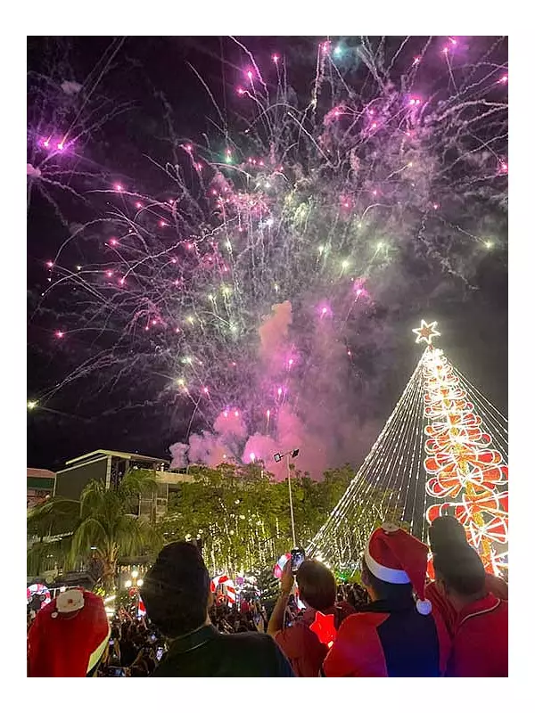 Mandaue City Christmas Lighting 2025 Symbolizes Resilience After Disasters