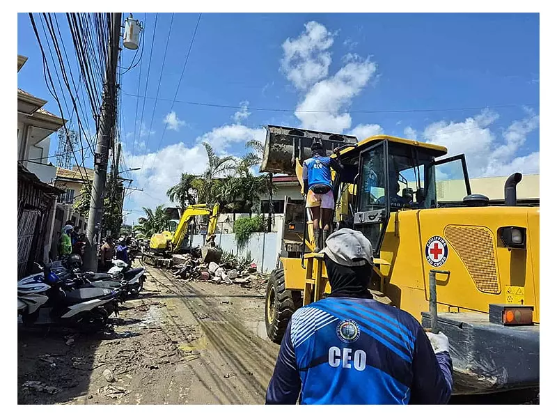 Mandaue City Flood Clearing: 4 Teams Tackle Interior Areas