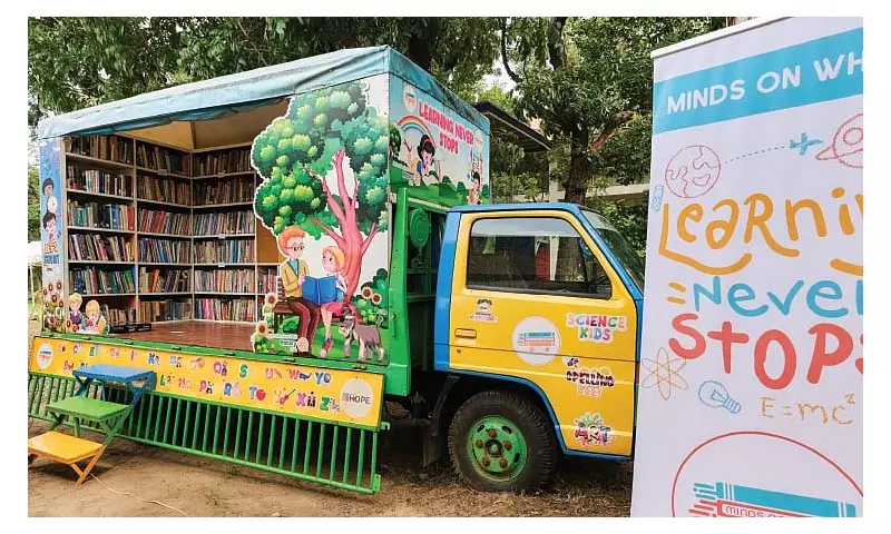 Minds on Wheels Launches Urban Literacy Drive in Cebu City School