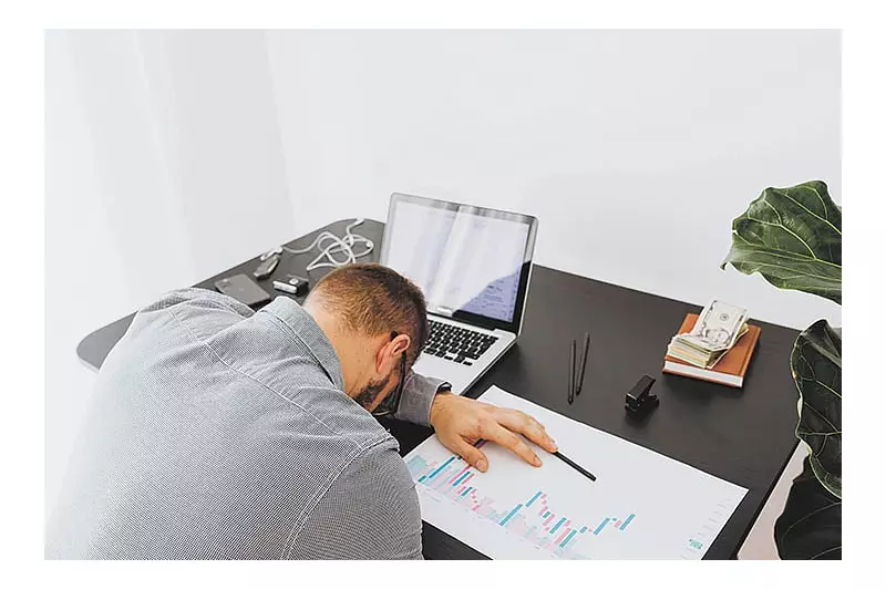 Moises Padilla's Ghostly Dilemma: Both Living and Dead Voice Their Opinions