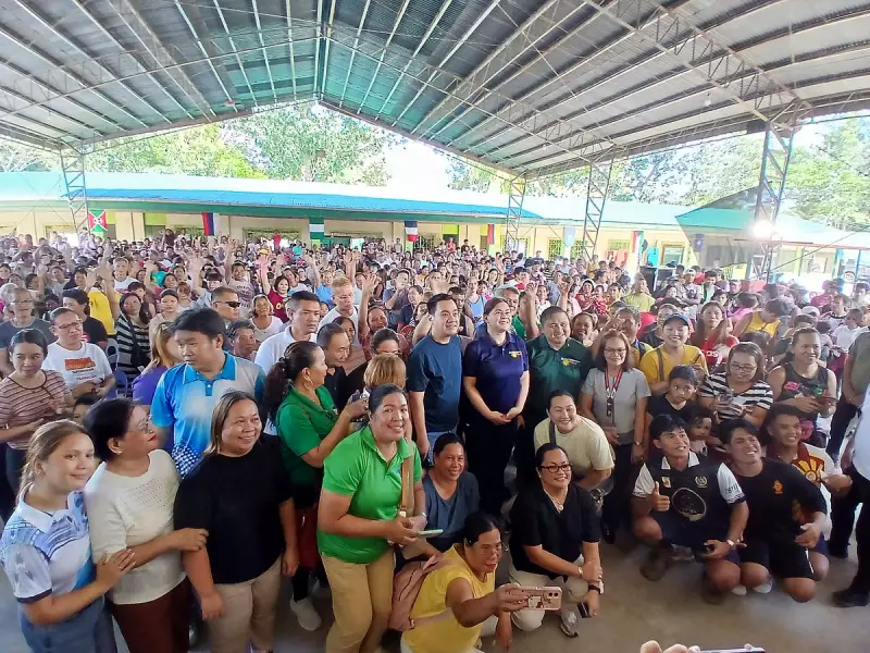 VP Sara Duterte Leads Typhoon Relief in Negros, Aids 1000s