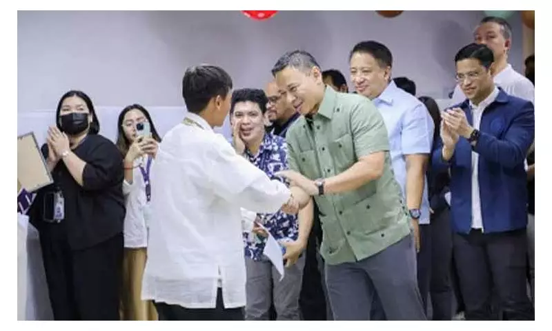 DepEd Honors 12 Education Heroes for 2025, Including Teachers and Learners