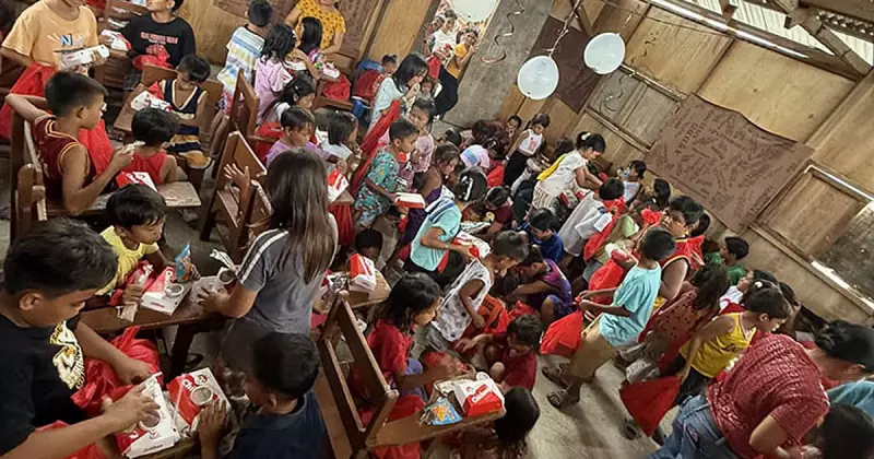 Over 100 Kids Experience Christmas Joy at Lapu-Lapu Dumpsite Event