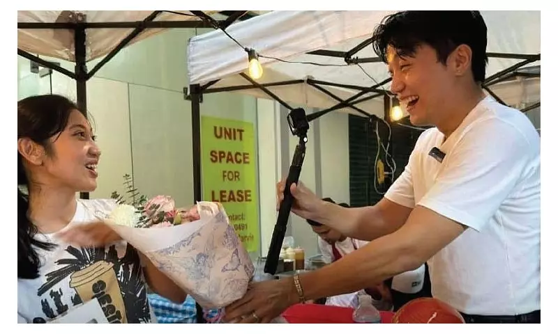 Ryan Bang Gives Flowers to Ex-Fiancée Paola Huyong at Coffee Stall