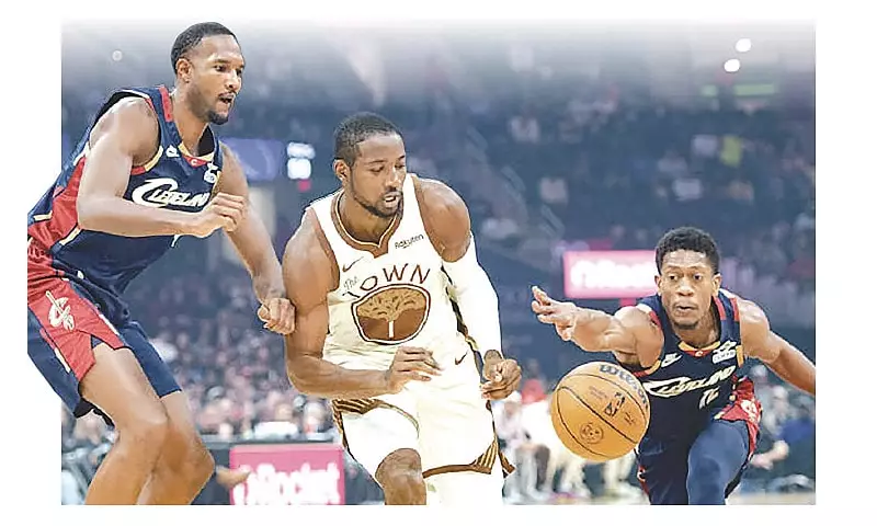 Warriors Stun Cavaliers 99-94 Despite Missing Curry, Butler, Green