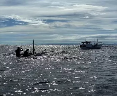18 Rescued After Pumpboat Sinks Near Gilutungan Island, Coast Guard Urges Safety