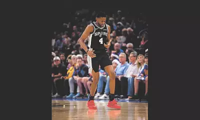 Spurs Dominate Thunder 117-102, Fox Erupts for 29 Points on Dec. 26