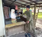 Army's 32IB Brings Christmas Cheer to 89 Basilan Households