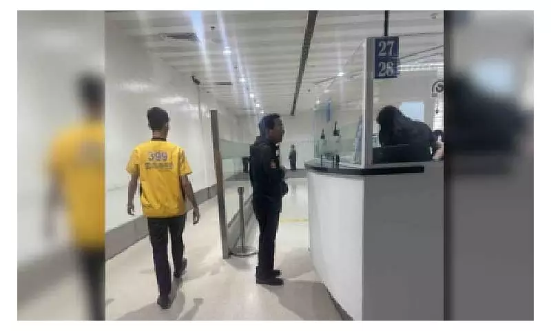 Ex-DPWH Chief Bonoan Returns to PH Amid DOJ Flood Control Probe