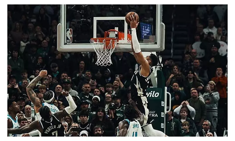 Giannis Antetokounmpo's Game-Winning Dunk Lifts Bucks, Makes NBA History