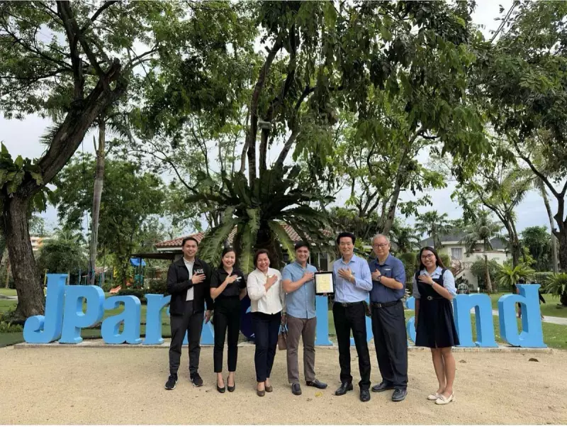 Jpark Island Resort & Waterpark Mactan Reaffirms 5-Star Status with DOT Award