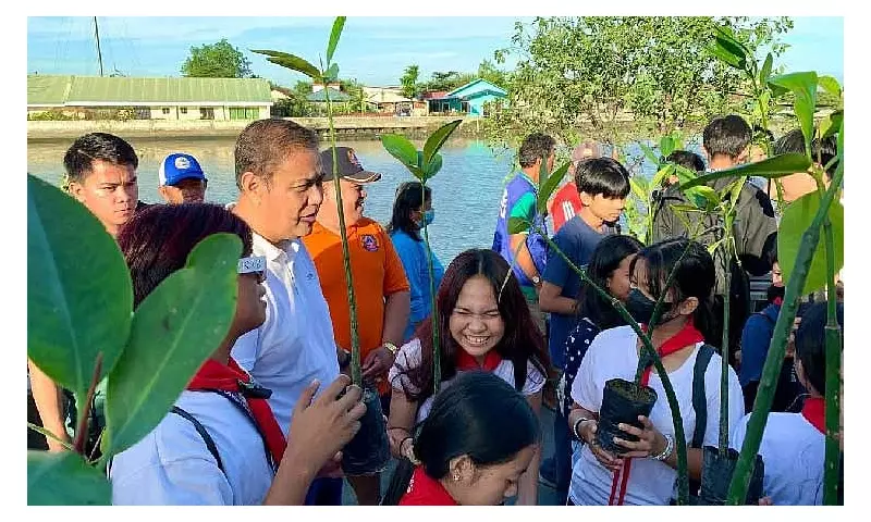 Masantol Plants 500 Mangroves, Releases 10,000 Tilapia for River Rehab