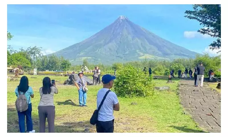 Mayon Volcano Alert Raised to Level 2: Phivolcs Rules Out Level 3 for Now