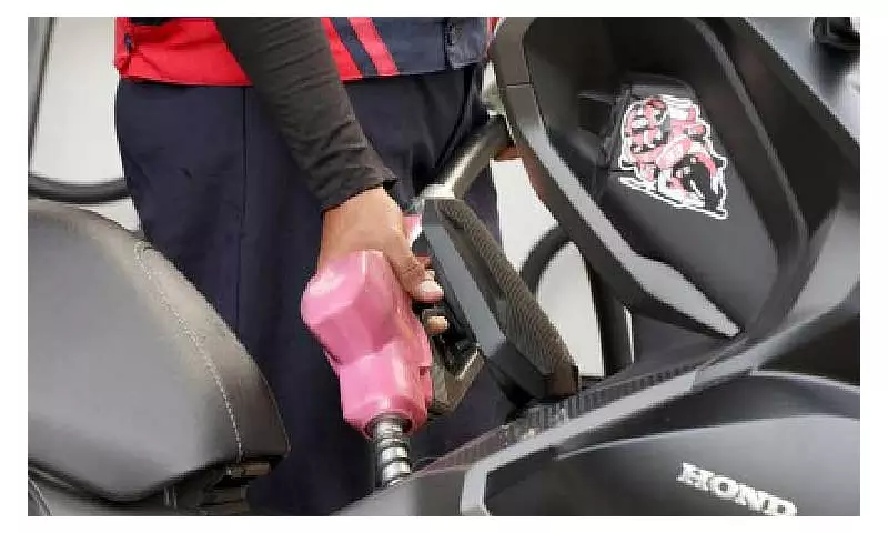 Oil Prices Adjust: Diesel Up, Gasoline Down on January 6, 2025