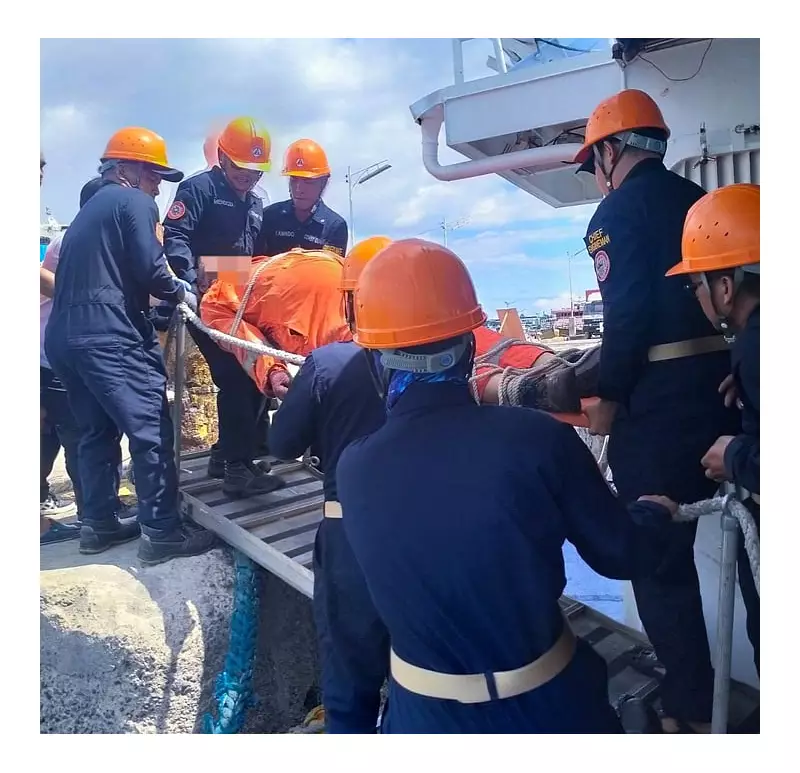 PCG Rescues Electrocuted Chinese Crewman in Basilan Strait