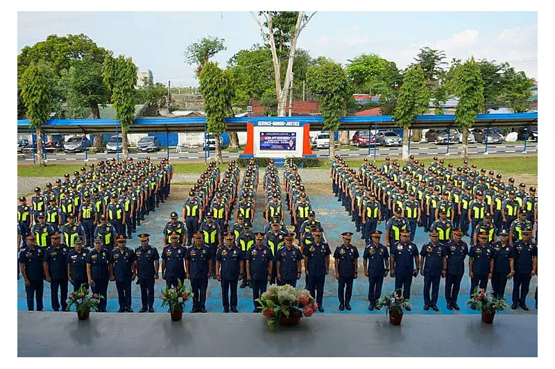 PRO-NIR Sends 300 Police to Boost Dinagyang Festival 2026 Security in Iloilo