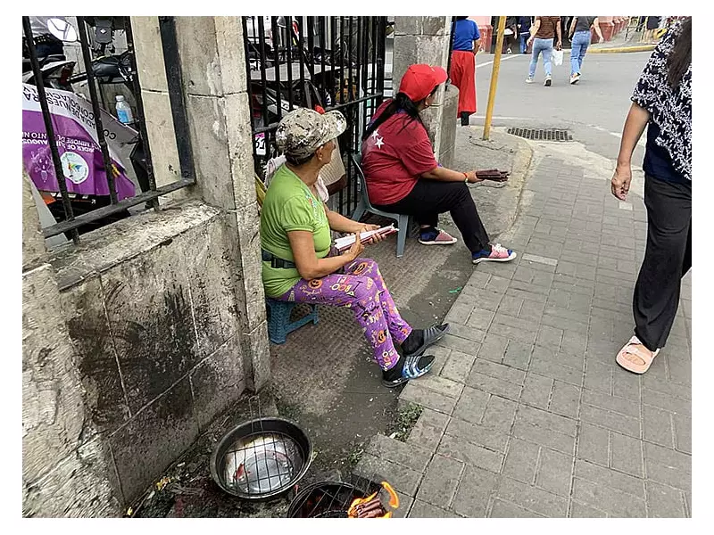 Sinulog 2026: Candle Vendors Struggle with Strict Rules Amid Festival Crowds