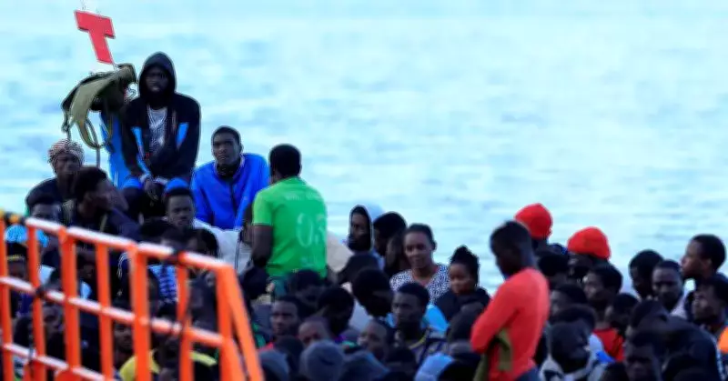 Spain Grants Legal Status to 500,000 Undocumented Migrants to Boost Economy