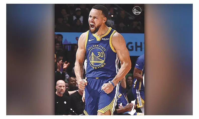 Stephen Curry Drops 31 Points in Warriors Return, Leads 144-123 Win vs Jazz