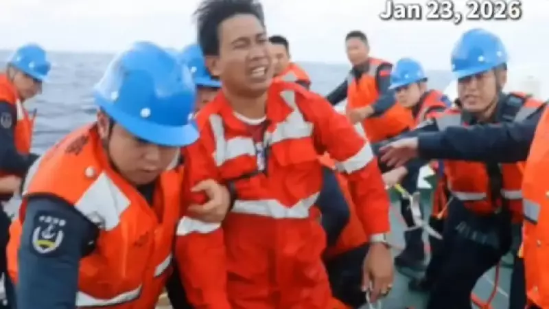 Two Filipino Crew Dead, Four Missing After Cargo Ship Capsizes Near Scarborough Shoal