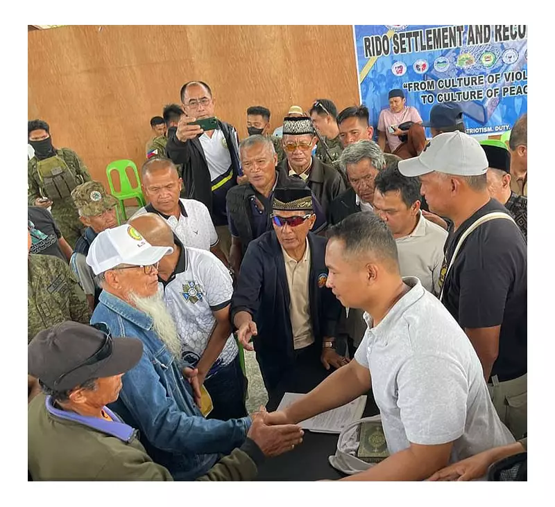 Two Lanao del Sur Families End 2-Year Rido with Peace Pact