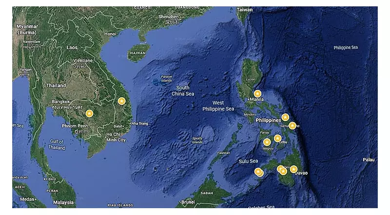 US Navy Ship Rescues 3 Filipino Fishermen Adrift in South China Sea
