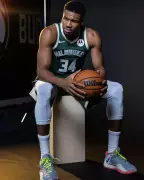 Bucks Fans Boo Team, Giannis Boos Back in 139-106 Loss to Wolves