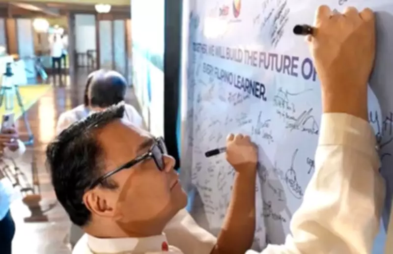 Bacolod Mayor Signs Classroom Construction Agreement with DepEd at Malacañang