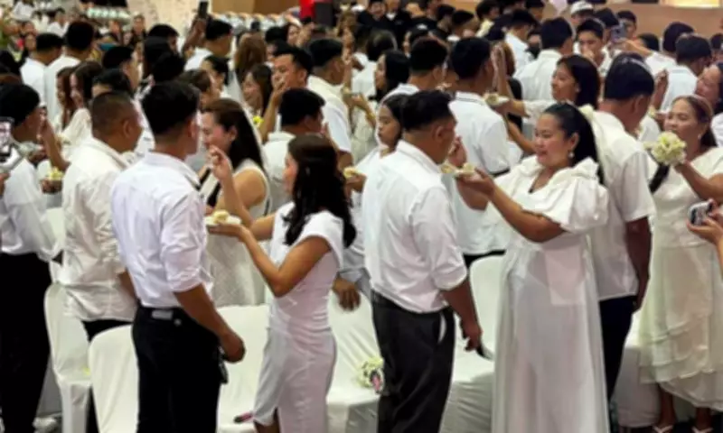 Mexico Town Hosts Mass Wedding for 86 Couples on Valentine's Day
