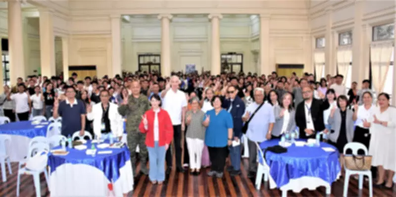 Negros Occidental Governor Lacson Distributes P1.5M Educational Aid to 300 Kapatiran Grantees