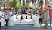 Negros Occidental Distributes P700K+ Farm Aid to La Castellana Farmers