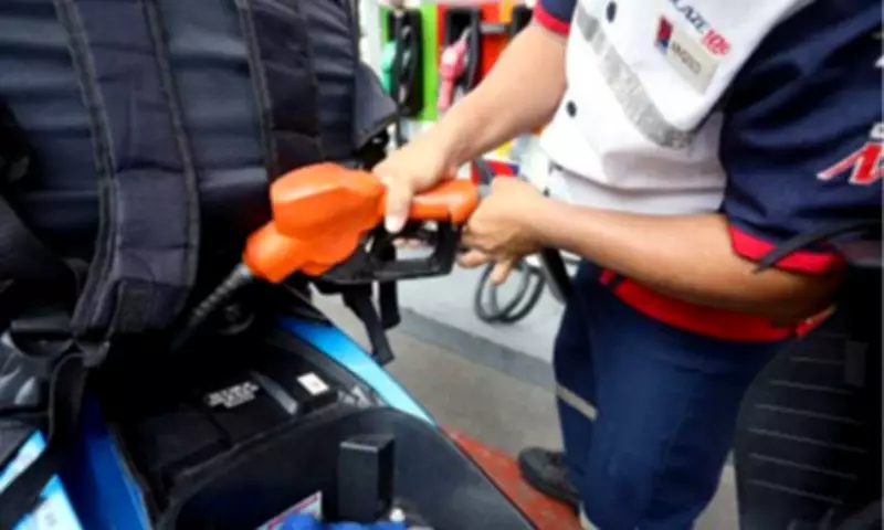 Senators Propose Presidential Power to Suspend Fuel Taxes During Global Crises