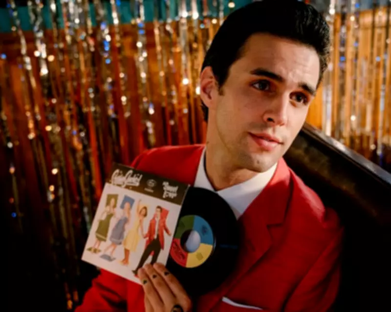 Stephen Sanchez Announces New Album 'Love, Love, Love' for May 2026 Release