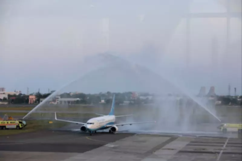 Xiamen Airlines Receives Water Cannon Salute in Cebu, Boosting Tourism Ties