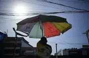 Pag-asa Forecasts Hot, Humid Days Ahead as Easterlies Dominate