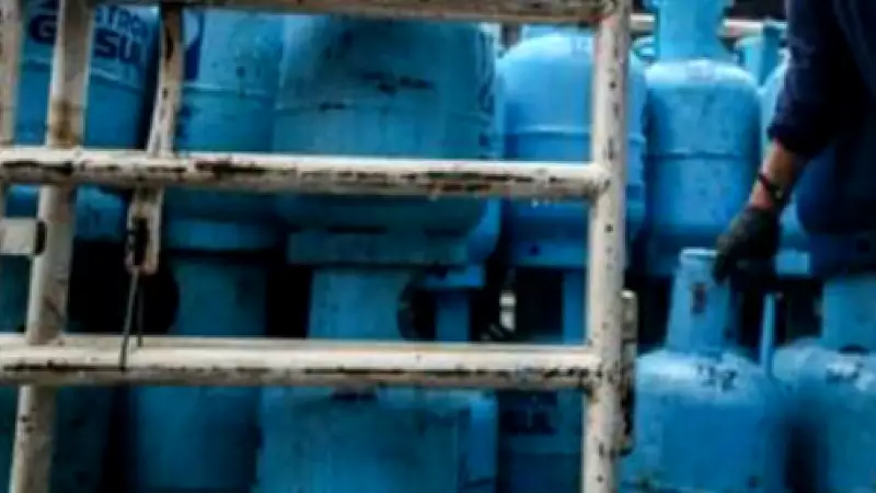 LPG Retailers Selling Overpriced Tanks Face Police, Barangay Complaints