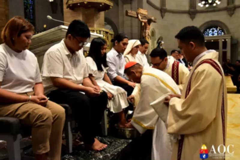 Manila Archbishop Honors Twelve Faith Formators in Maundy Thursday Ritual
