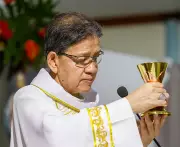 Cebu Archbishop Defends Pope Against Trump's Attacks, Criticizes 'Messianic' Post