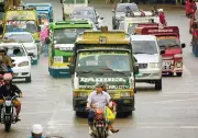 Cebu Government Distributes Rice Subsidies to Jeepney Drivers Amid Fuel Crisis