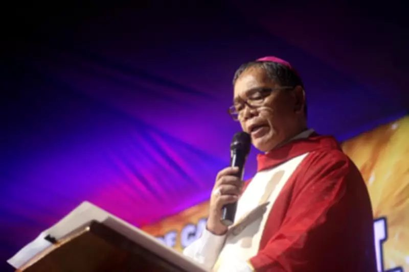 Bishop Calls on Faithful to Surrender Fears to Holy Spirit at Pentecost Vigil