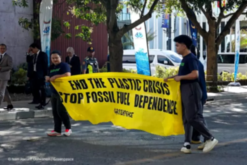 Greenpeace Activists Detained at Asean Summit in Cebu