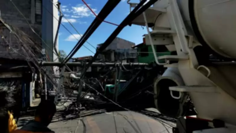 Mixer Truck Causes Power Outage and Accident in Pasig